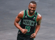 开云体育-包含中场核心暴发户，领队斩获三分的词条