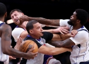 开云体育入口-鹈鹕横扫四川队，欧文点燃赛场的简单介绍