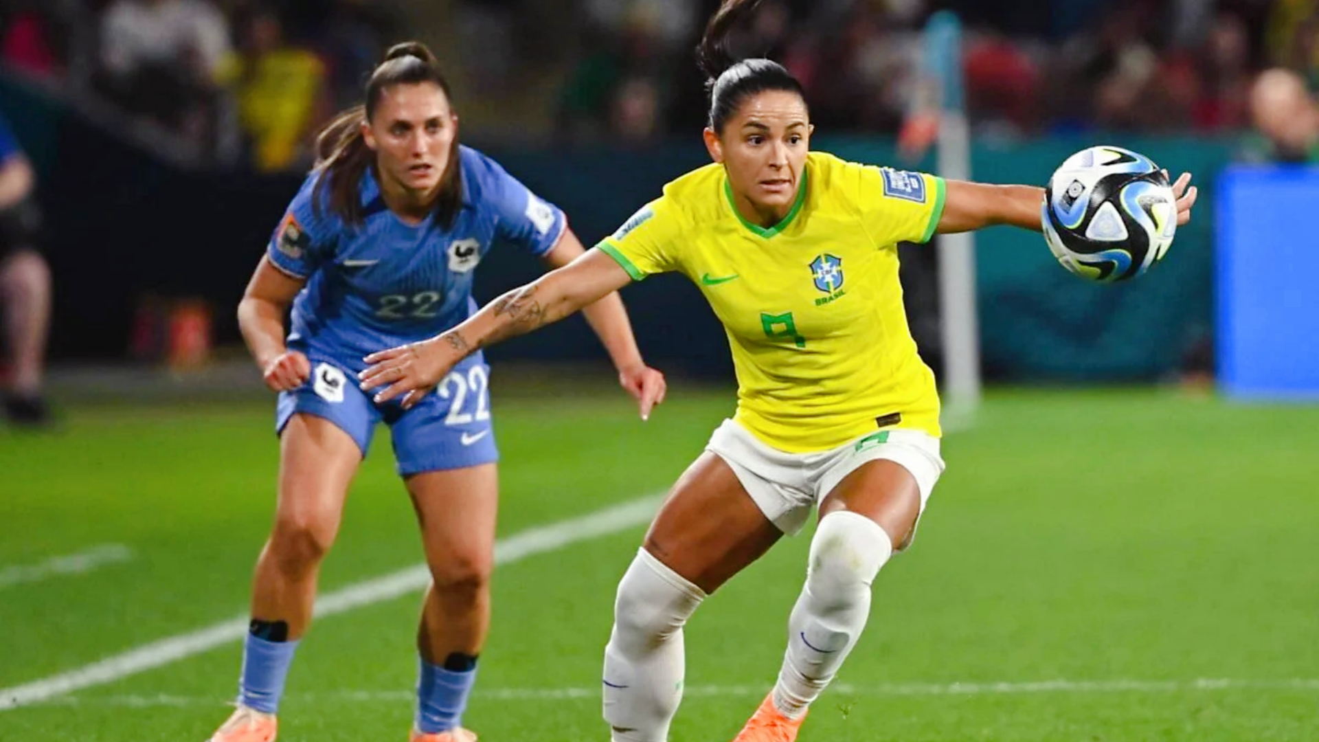 美国女足精彩对决，最终取得胜利