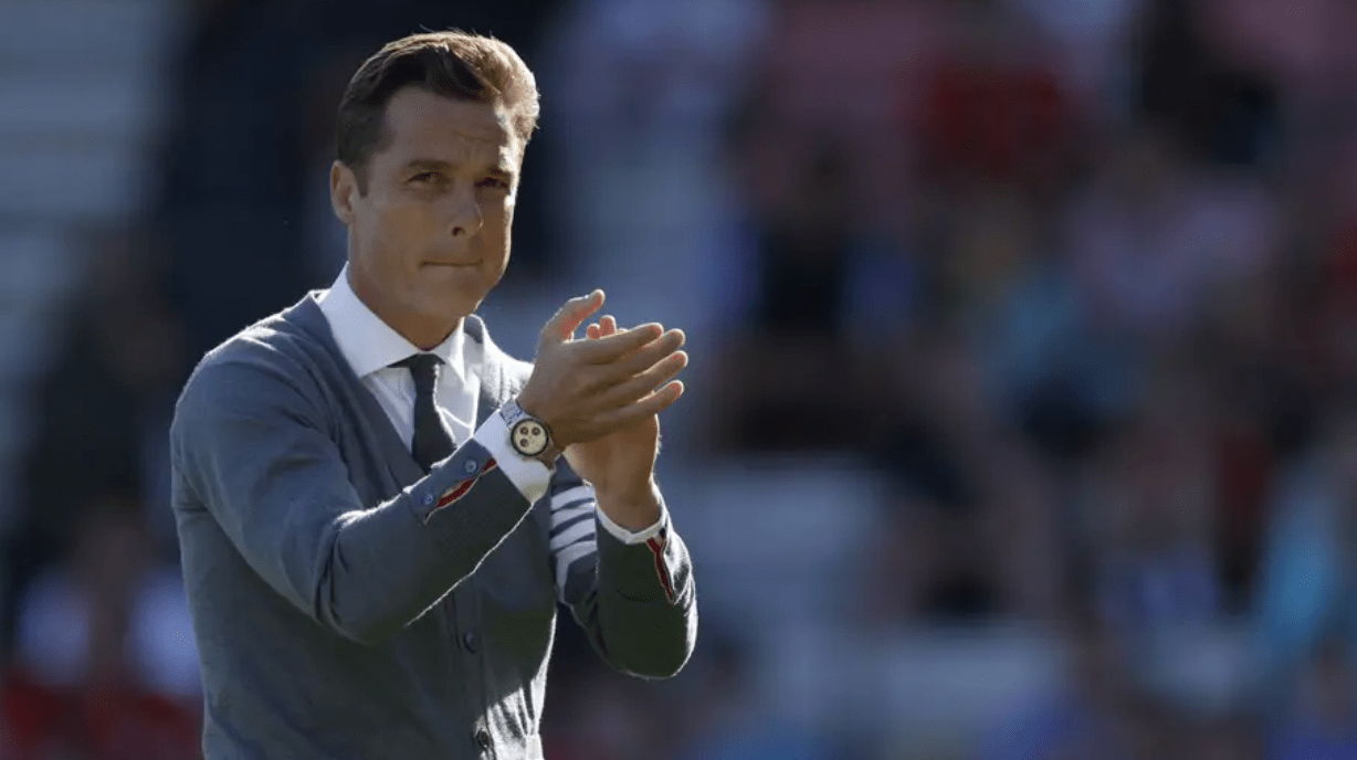 包含伯恩茅斯大比分获胜，主教练怀抱胜利幸福感的词条