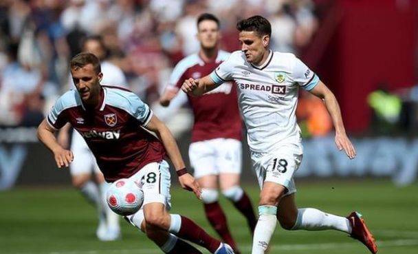 伯恩利遭遇-失利，连续不胜颓势明显的简单介绍