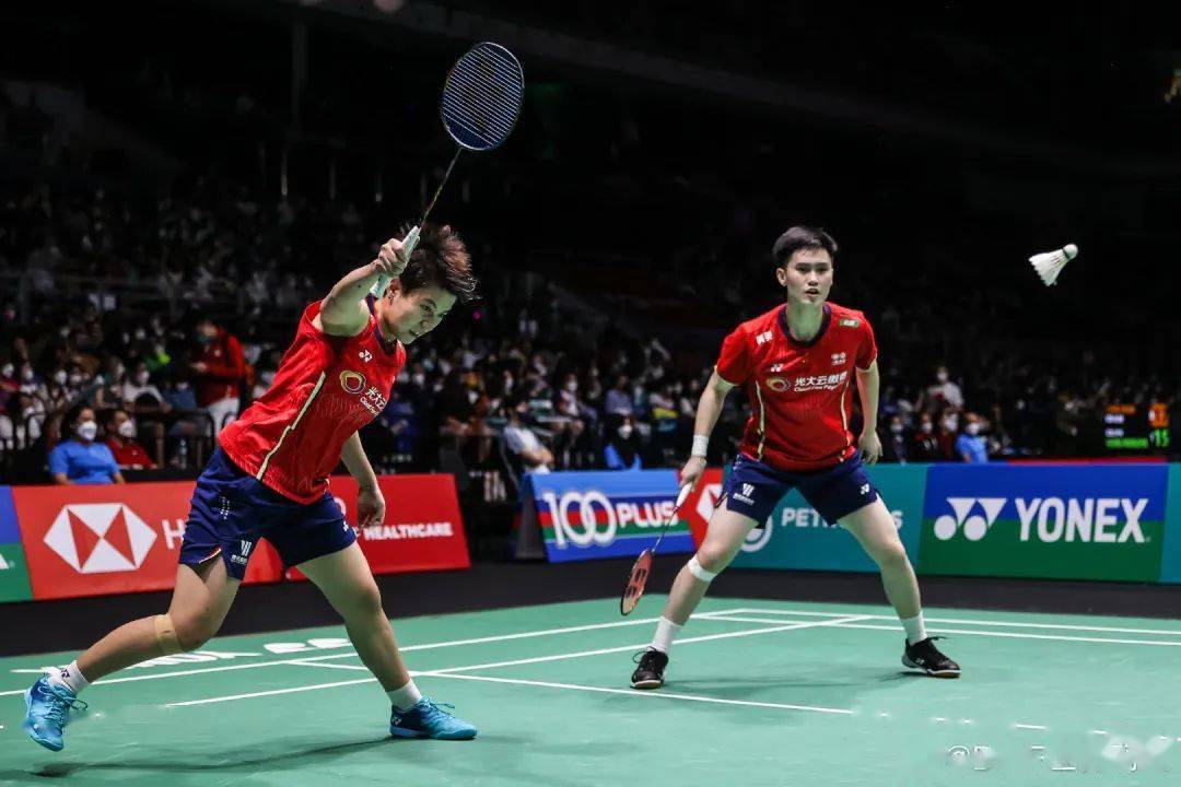 日本队险胜马来西亚队，黄鸭组合扛起全队