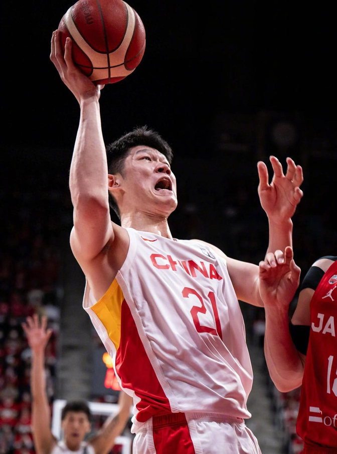 国王力克福建队，胡金秋扛起全队