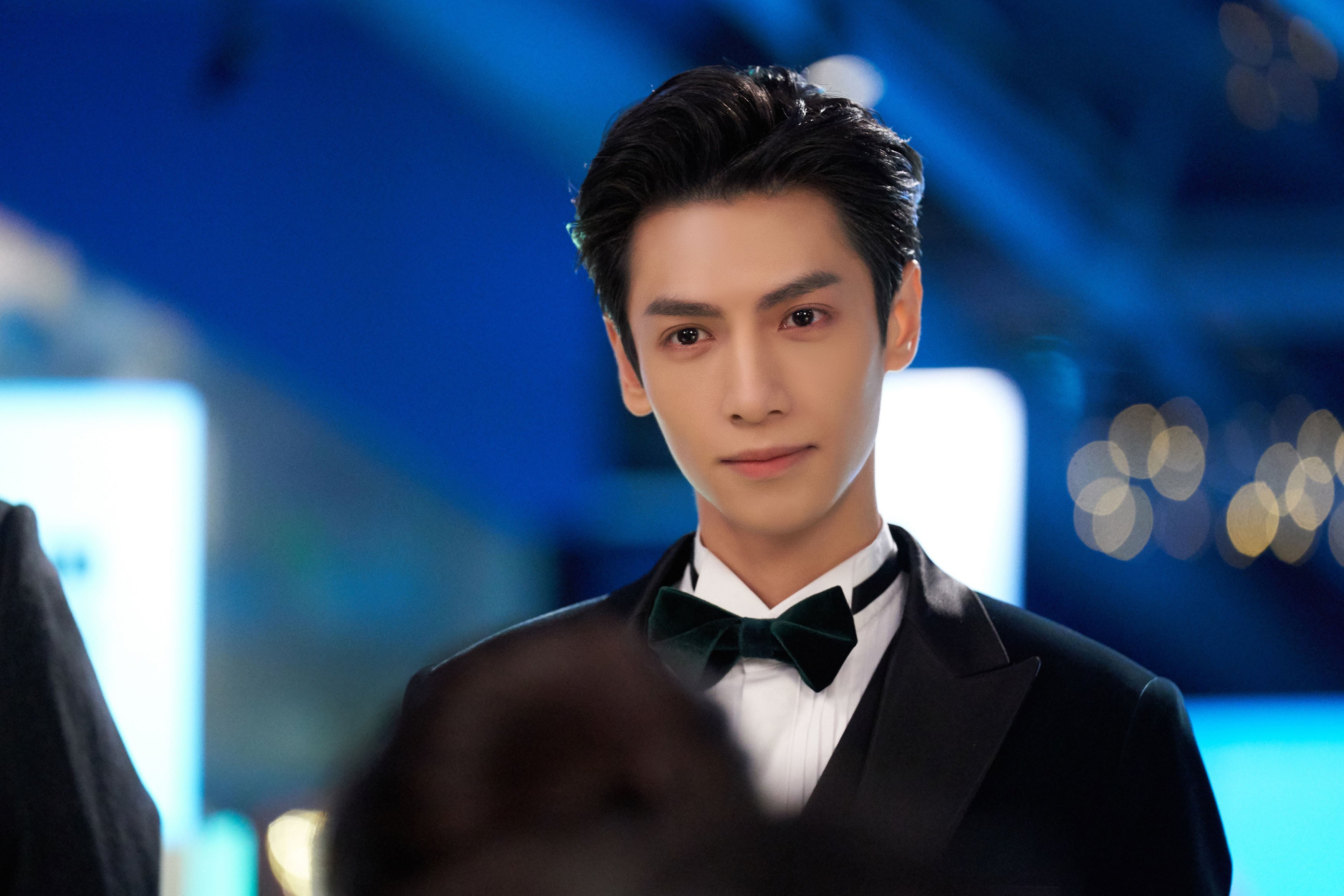 体育史上的奇迹日,希腊足球队拿下瑞典,皮克跨界统治NBA总决赛